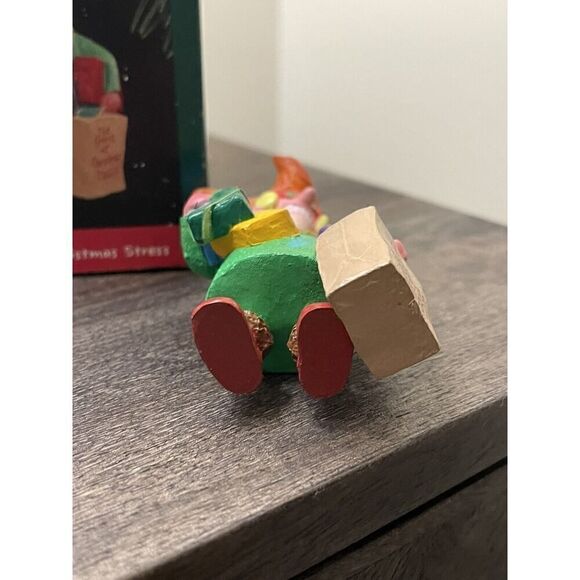 Hallmark Keepsake THE SPIRIT OF CHRISTMAS STRESS Maxine Ornament vintage 1992 - Picture 7 of 7